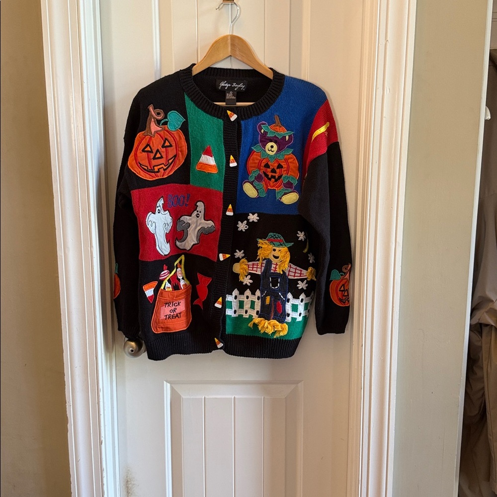 Vintage Halloween appliqué cardigan - Picture 2 of 7